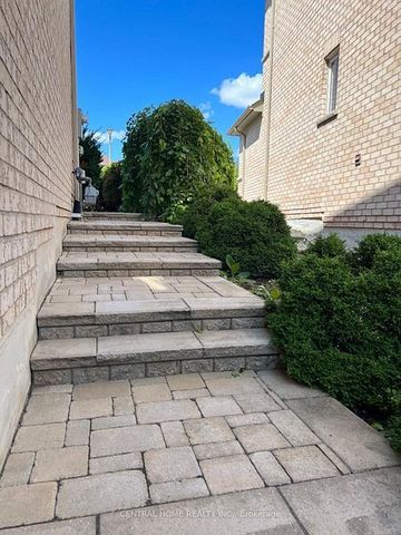For Lease - 147 Jefferson forest Drive Unit# Apartment, Richmond Hill, Ontario - Photo 2