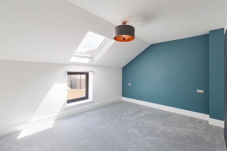 2 Bed Semi-Detached House, Kingswood, BS15 - Photo 3