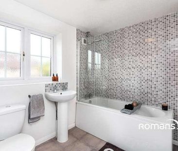 Seebys Oak, College Town, Sandhurst, GU47 - Photo 2