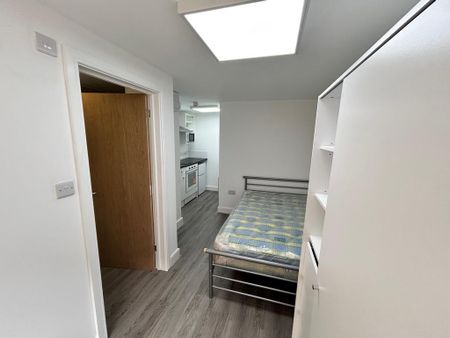 Studio to rent - Photo 2