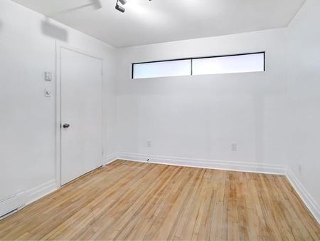 5044 4e Avenue - Photo 3