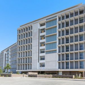Architecturally-designed luxury apartment with a peaceful, leafy outlook | 1 Bedroom with Study - Photo 3