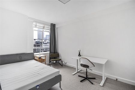 Charterhouse Square, London, EC1M 6EY - Photo 3