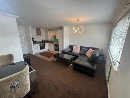 2 bedroom apartment to rent - Photo 4