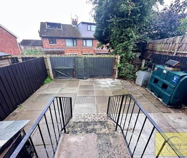 152 Lenadoon Avenue, Belfast, BT11 9HF - Photo 2