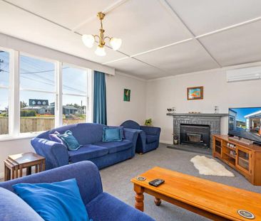 Enjoy sea breezes on Seabury Ave! - Photo 4