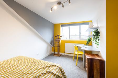 Norwood Grove,, Hyde Park, Leeds - Photo 5