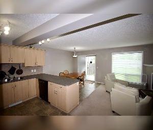 3 Bed 2.5 Bath Duplex Southfort Fort Saskatchewan - Photo 2