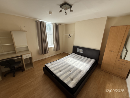 7 bedroom terraced house to rent - Photo 5