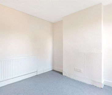 4 bedroom terraced house to rent - Photo 3