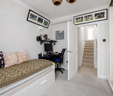 3 bedroom flat to rent - Photo 4