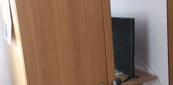 închiriez o camera in apartament cu doua camere - Fotografie 2