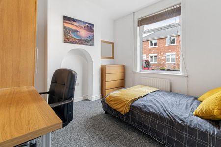 4 bedroom terraced house to rent - Photo 5