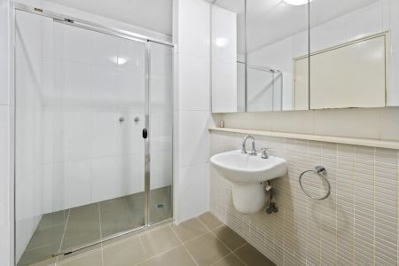 Convenient Location - Photo 4