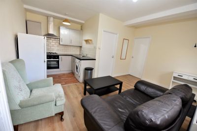 1 bedroom Flat in Lea Farm Drive, Leeds - Photo 3