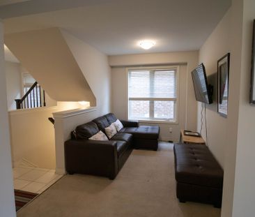 **ALL INCLUSIVE** STUDENTS ROOM FOR RENT IN A STUNNING HOUSE!! - Photo 5