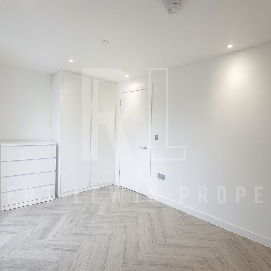 Stunning One-Bedroom Apartment with Gym Access in Avenue Road, N6 5DS - Photo 1
