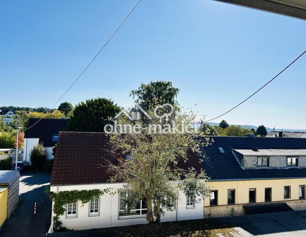 Grosse DG-Wohnung mit herrlichem Blick 🌻(ohne Balkon) - Foto 1