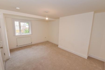 Apt 1, 39 Princetown Road, Bangor, BT20 3TA - Photo 2