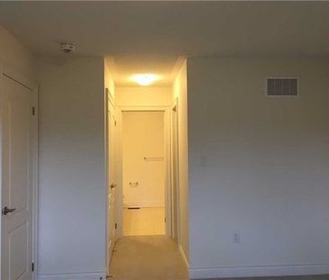 For Lease - 26 Festival Court, East Gwillimbury, Ontario - Photo 3