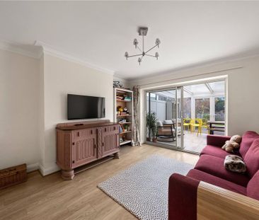 5 bedroom semi-detached house to rent - Photo 2