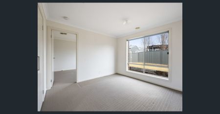 Charming Family Home in Killara Awaits! - Photo 5