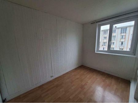 Location Appartement 3 pièces 53m² CLICHY SOUS BOIS 93390 - Photo 2
