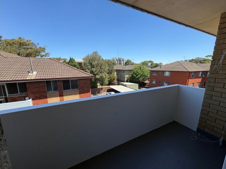 PEACEFUL 3 BEDROOM UNIT WITH LOCK UP GARAGE - Photo 3