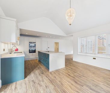 3 bedroom detached house to rent - Photo 5