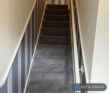 3 bedroom terraced house to rent - Photo 6