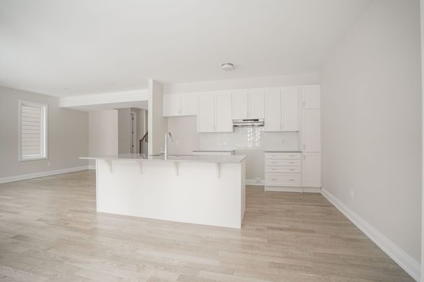 For Lease - 371 Peninsula Road, Barrhaven, Ontario - Photo 1