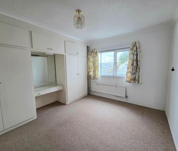 3 bedroom semi-detached bungalow to rent - Photo 4