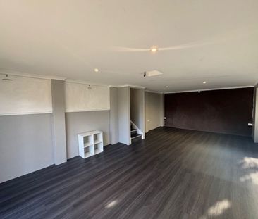 4 Bedroom Home with views - Photo 1