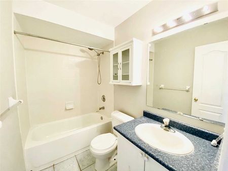 For Lease - 3030 Breakwater Court Unit# 284, Mississauga, Ontario - Photo 5