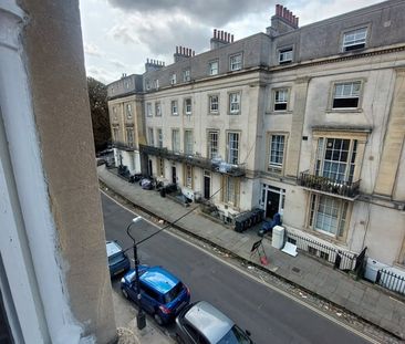 2 Bed Flat, Dover Place, BS8 - Photo 3