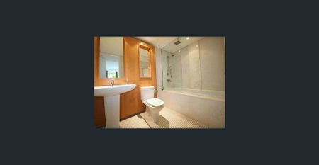 Contemporary apartment with harbour views and security parking - Photo 3