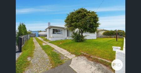 Beautiful Family Home - Photo 3