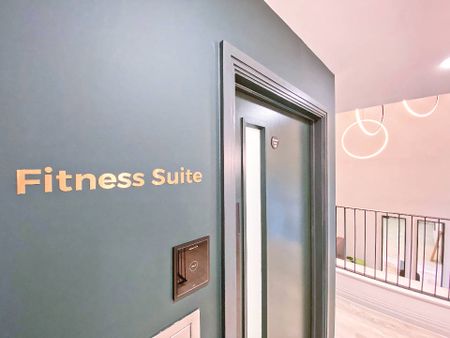 Pembroke Broadway, Camberley, Surrey, GU15 - Photo 4