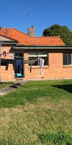 COMFORTABLE PRIVATE LIVING - Photo 4