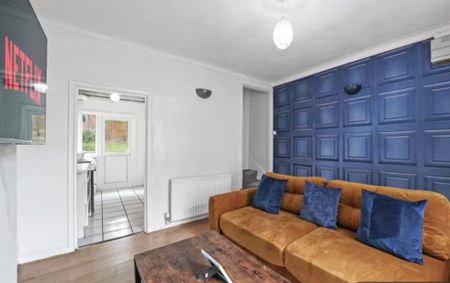 2 Bed Terraced House, Northborough Road, SW16 - Photo 3
