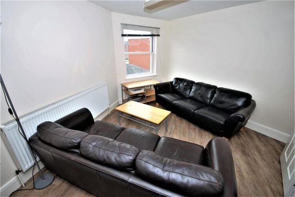 6 bedroom apartment to rent - Photo 1