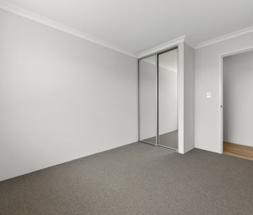 Fresh, Light & Effortlessly Stylish. - Photo 5