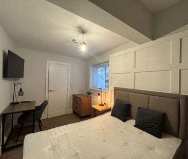 1 bedroom in a house share to rent - Photo 2