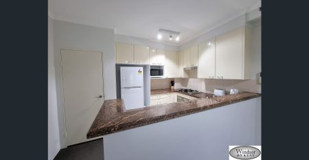 FULLY FURNISHED LARGE 1 BEDROOM APARTMENT IN CENTRE OF SYDNEY CBD - Photo 3