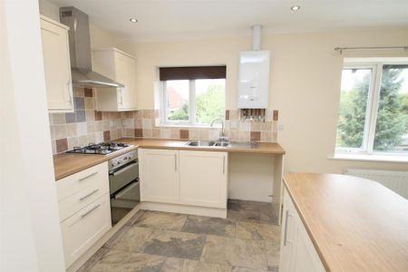 2 bedroom flat to rent - Photo 4