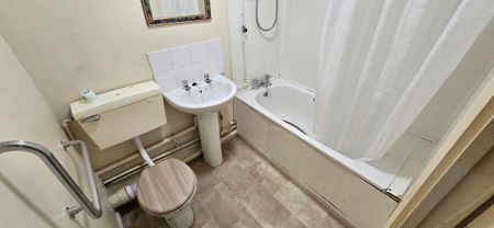 1 bed studio flat to rent in SR2 - Photo 5