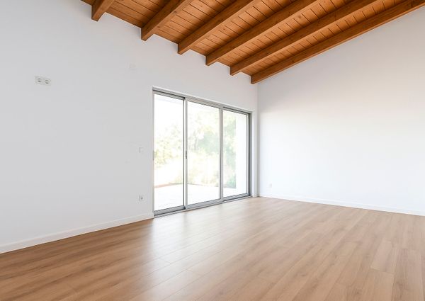 Moradia T3 Duplex para Arrendamento Anual em Algoz