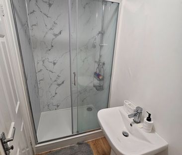 Room in a Shared House, Hampden Way, N14 - Photo 3