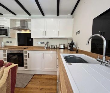 1 bedroom mews to rent - Photo 6