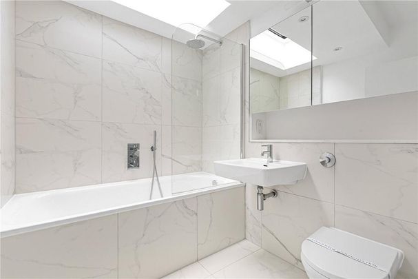 3 bedroom mews to rent - Photo 1